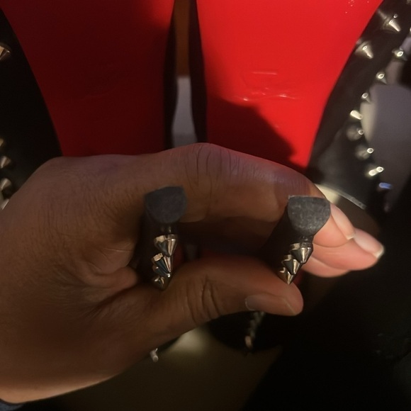 Christian Louboutin Heels with spikes, heel resold.size 41. Excellent co… - Picture 3 of 8